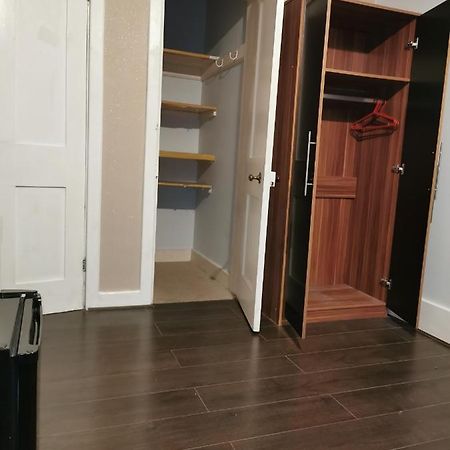 Neat Double Room London Bagian luar foto