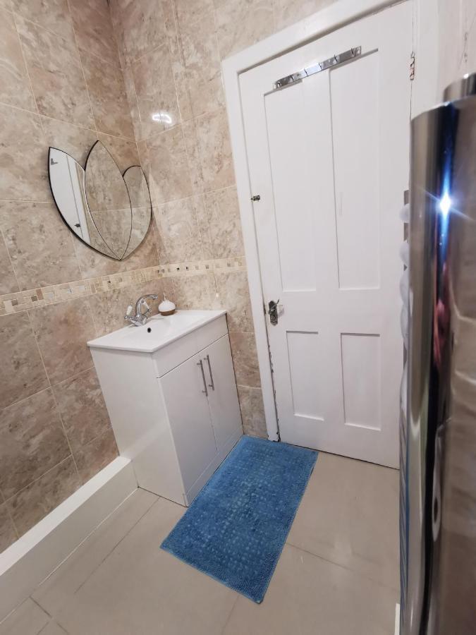 Neat Double Room London Bagian luar foto