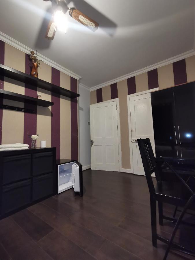 Neat Double Room London Bagian luar foto