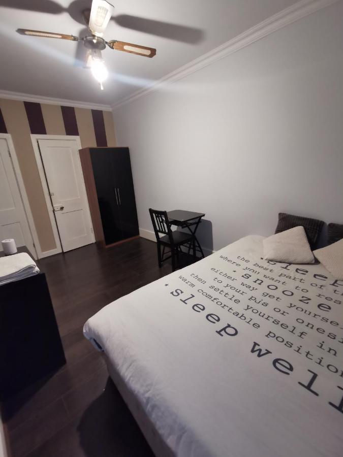 Neat Double Room London Bagian luar foto